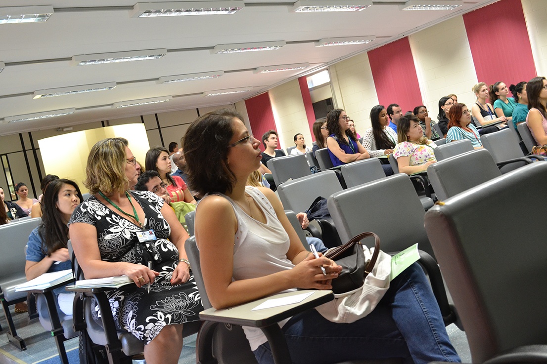 Profissionais de laboratório FCM, Instituto de Biologia e Faculdade de Odontologia de Piraciicaba estiveram presentes no curso de biossegurança/Foto: Camila Delmondes