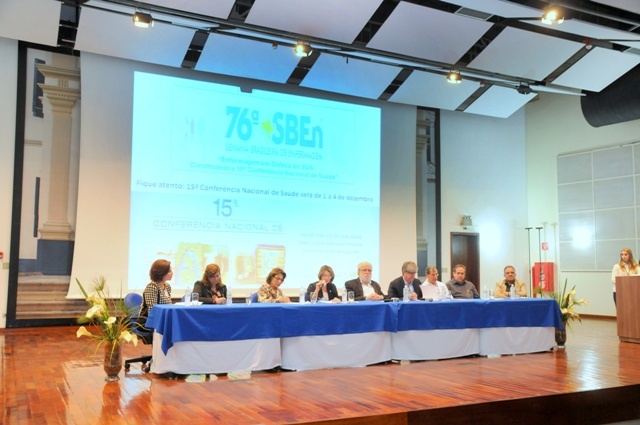 Mesa de abertura da 76ª Semana de Enfermagem. Foto: Antonino Perri. ASCOM/Unicamp