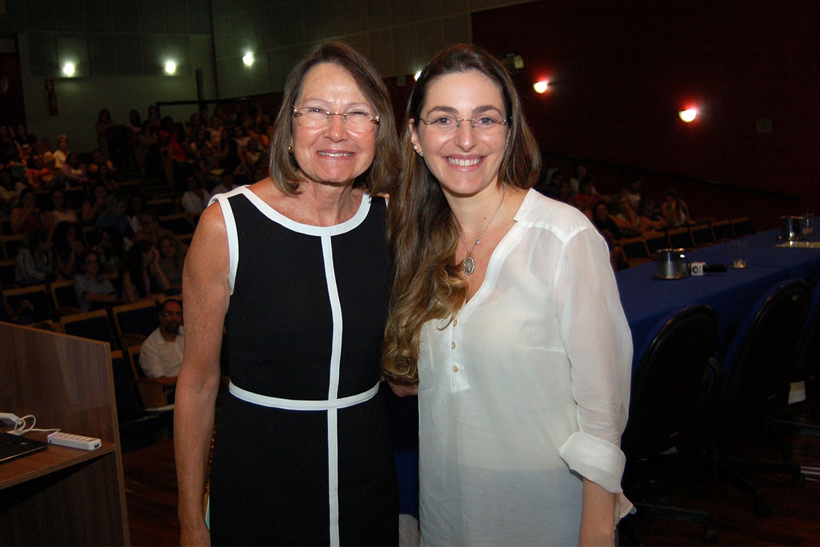 Aprimoramento e Especialização recepcionam novos alunos e formandos apresentam trabalho de conclusão. Foto: Mario Moreira - CADCC - FCM/Unicamp