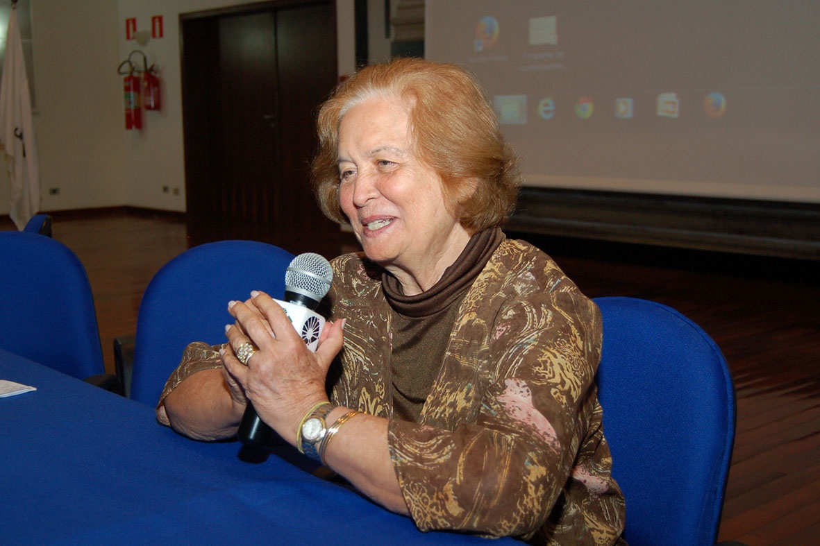 Aprimoramento e Especialização recepcionam novos alunos e formandos apresentam trabalho de conclusão. Foto: Mario Moreira - CADCC - FCM/Unicamp