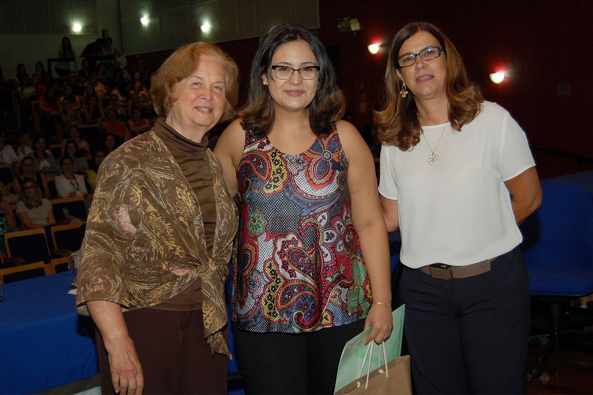 Aprimoramento e Especialização recepcionam novos alunos e formandos apresentam trabalho de conclusão. Foto: Mario Moreira - CADCC - FCM/Unicamp