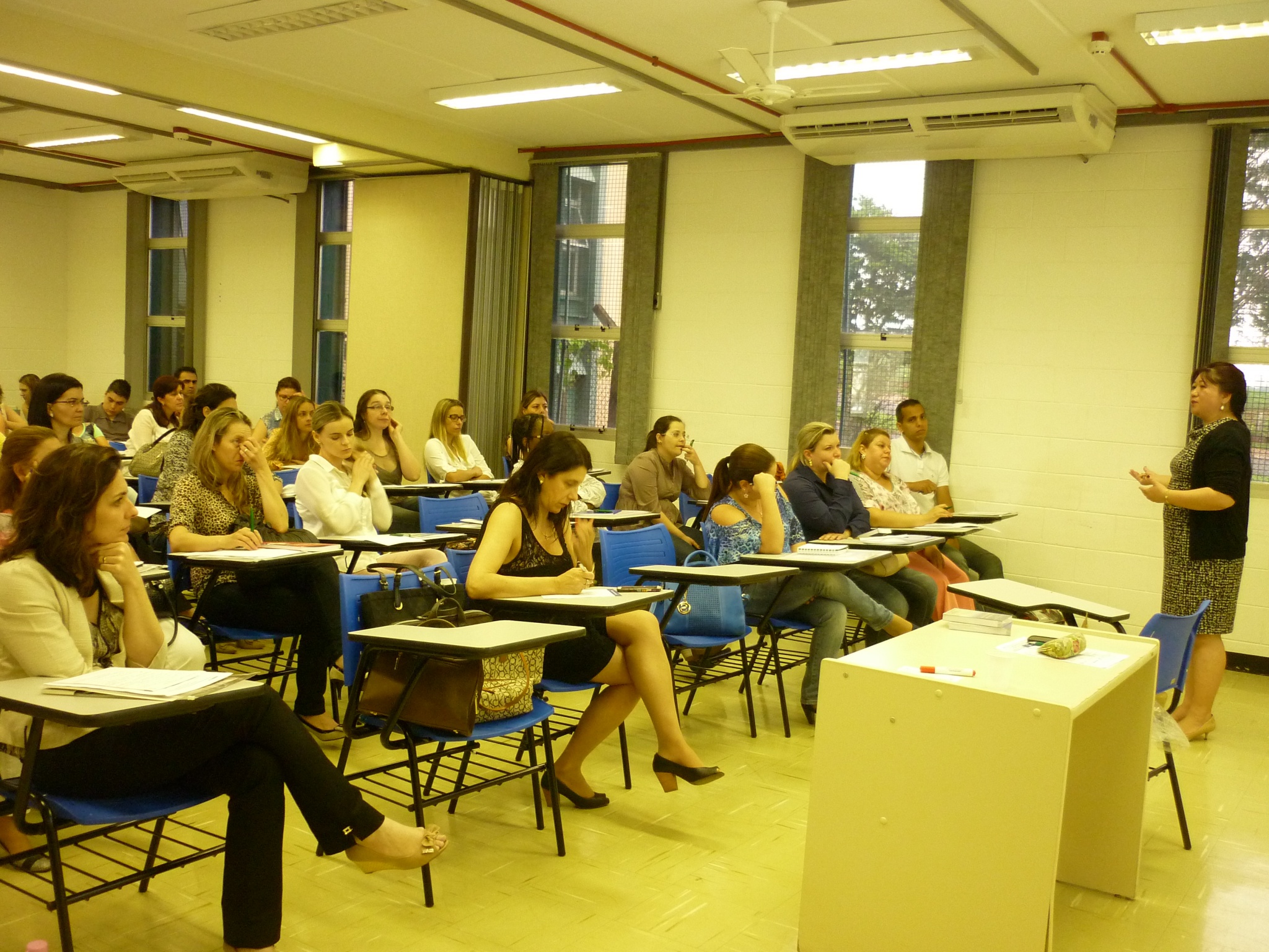 Mais de 60 profissionais estiveram presentes no curso teórico-prático em nutrição parenteral e enteral realizado na FENF/Foto: Maria Isabel Pedreira de Freitas