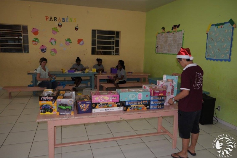 Campanha de natal da FCM arrecada brinquedos para o Grupo Comunitário Criança Feliz, localizado em Campinas/Fotos: Yan Guida