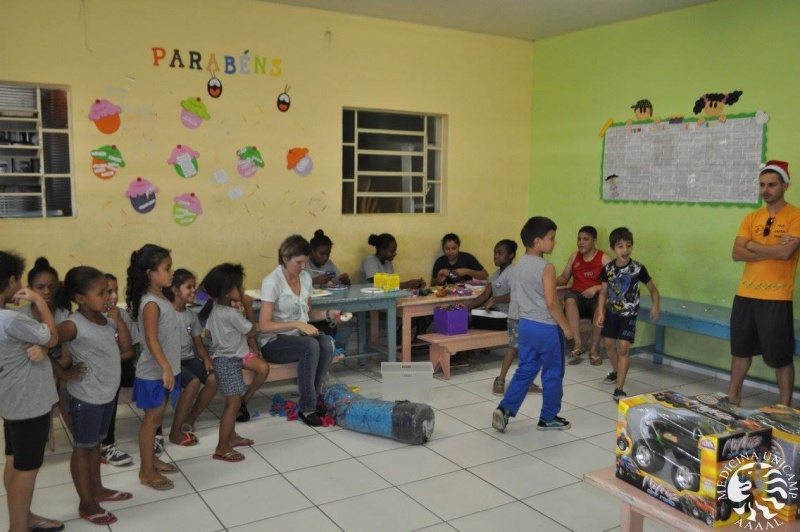 Campanha de natal da FCM arrecada brinquedos para o Grupo Comunitário Criança Feliz, localizado em Campinas/Fotos: Yan Guida