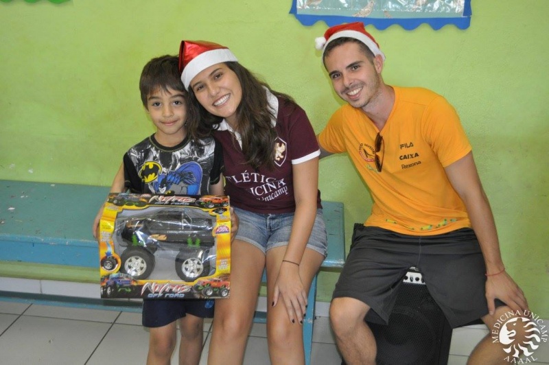 Campanha de natal da FCM arrecada brinquedos para o Grupo Comunitário Criança Feliz, localizado em Campinas/Fotos: Yan Guida