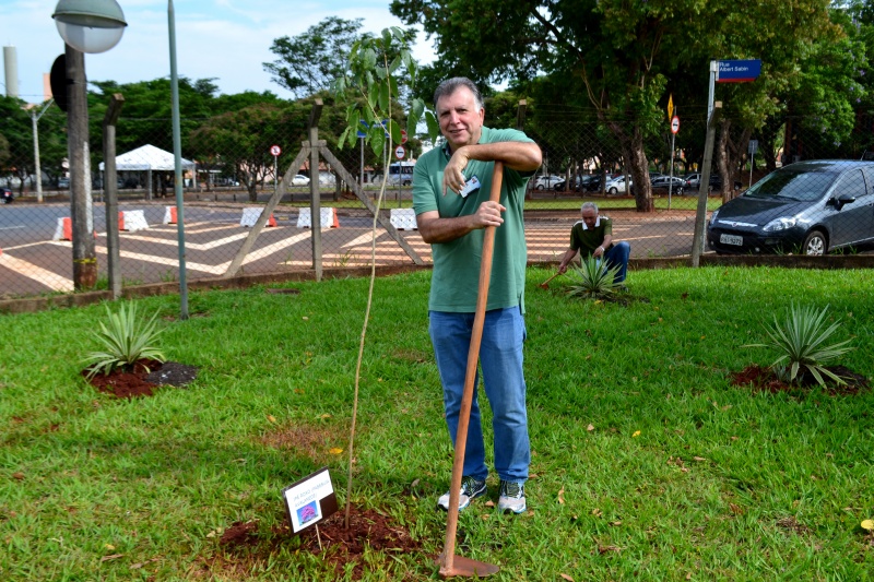 Funcionários participam de plantio na FCM, pelo Projeto Gaia/Fotos: Mario Moreira, Silvana De Checchi, Wilson Júnior