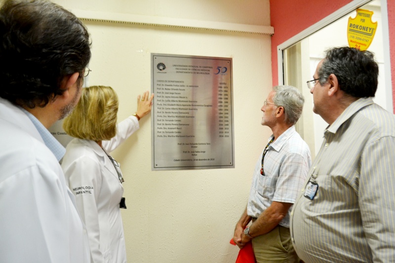 Departamento de Neurologia da FCM encerra comemorações do Jubileu de Ouro com descerramento de placa/Foto: Camila Delmondes