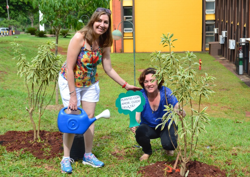 Funcionários participam de plantio na FCM, pelo Projeto Gaia/Fotos: Mario Moreira, Silvana De Checchi, Wilson Júnior