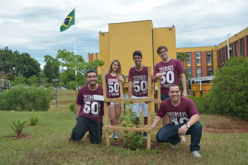 50ª Turma de Medicina da FCM: Aula da Saudade, descerramento de quadro de fotos e placa e banho de lama/Foto: Mario Moreira