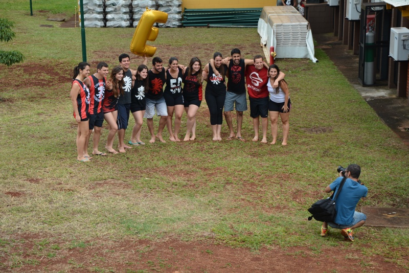 50ª Turma de Medicina da FCM: Aula da Saudade, descerramento de quadro de fotos e placa e banho de lama/Foto: Mario Moreira