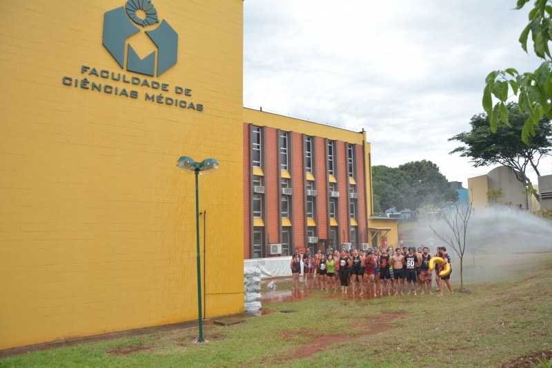 50ª Turma de Medicina da FCM: Aula da Saudade, descerramento de quadro de fotos e placa e banho de lama/Foto: Mario Moreira