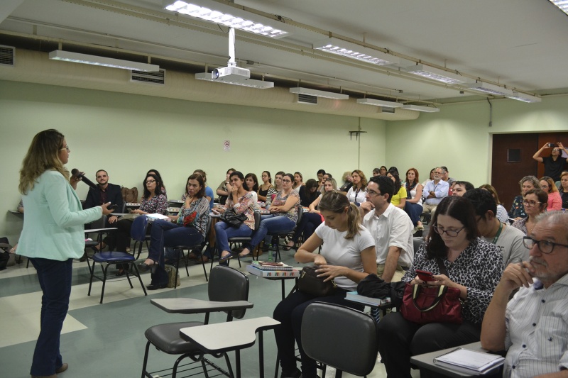 FCM discute o cuidado farmacêutico nas Redes de Atenção à Saúde/Foto: Camila Delmondes