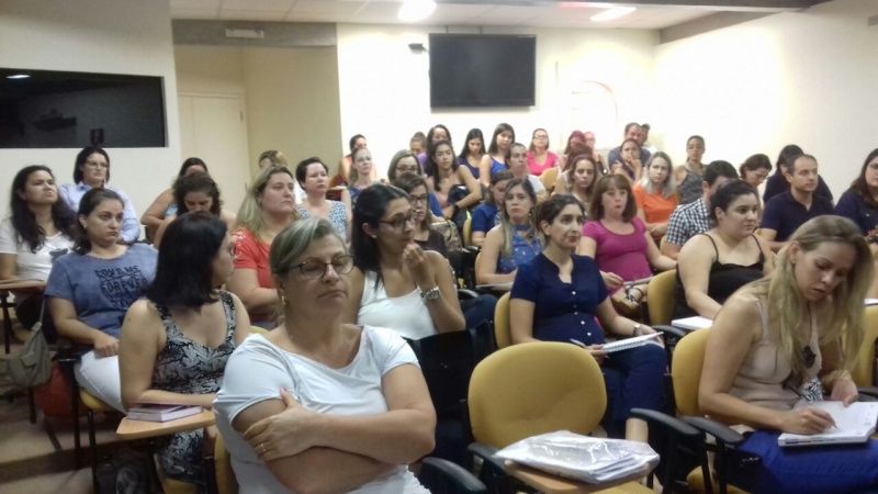 Diretora na Fiocruz, Maria Fernanda Lima-Costa ministra aula inaugural da Pós em Gerontologia/Foto: Divulgação