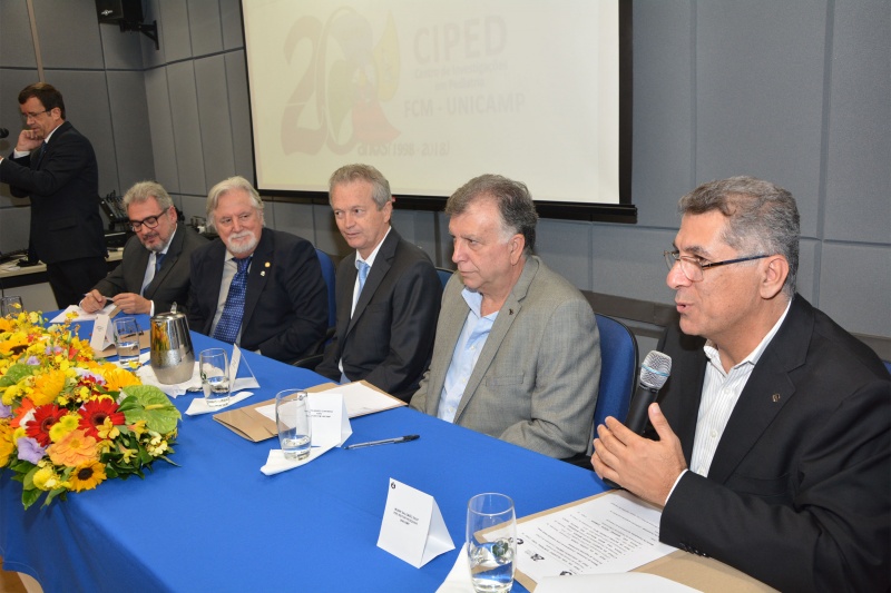 Mesa de abertura. Foto: Mario Moreira - FCM/Unicamp