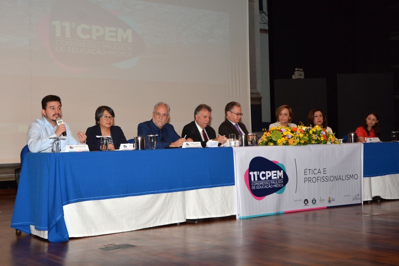 Mesa de abertura do 11º CPEM. Foto: Mario Moreira - FCM/Unicamp