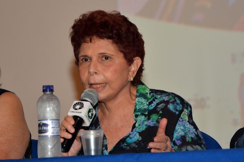 A professora Maria Aparecida Affonso Moyses, anfitriã do VIII Encontro Despatologiza/Foto: Mário Moreira