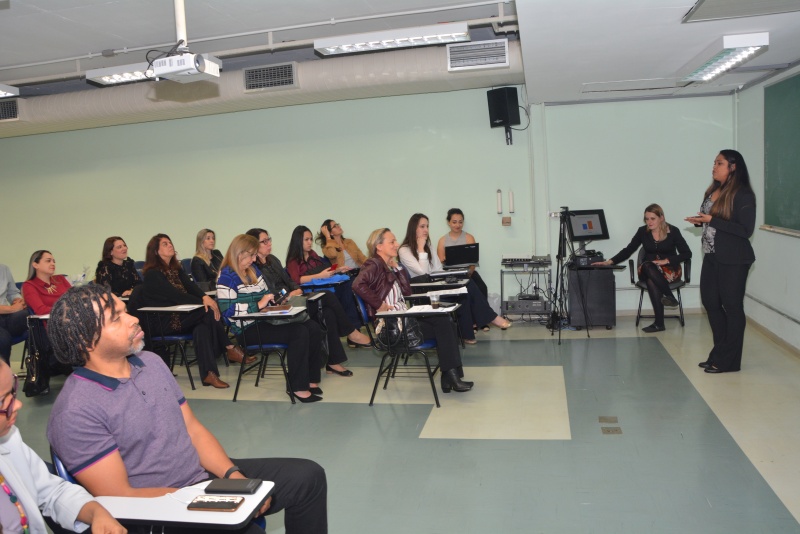 Especialistas compartilham experiências sobre a redução do sofrimento psíquico em doenças crônicas na FCM/Foto: Mário Moreira