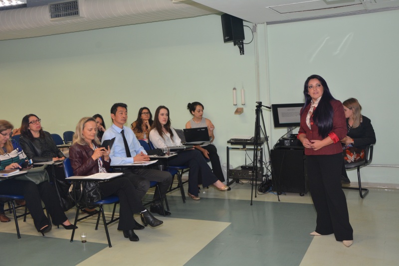 Especialistas compartilham experiências sobre a redução do sofrimento psíquico em doenças crônicas na FCM/Foto: Mário Moreira