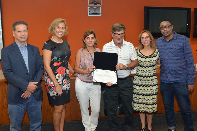 Christiane Couto e Paulo Velho recebem Prêmios de Incentivo ao Ensino de Graduação/Foto: Mario Moreira