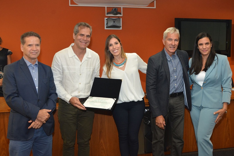 Christiane Couto e Paulo Velho recebem Prêmios de Incentivo ao Ensino de Graduação/Foto: Mario Moreira