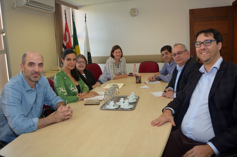 A vice-presidente do NBME, Brownell Anderson, em reunião de trabalho realizada na FCM/Foto: Mario Moreira