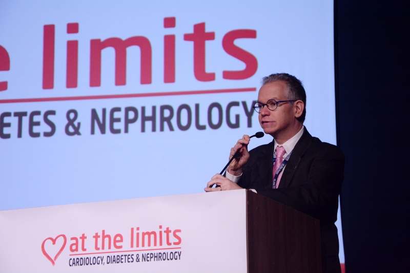 O reitor da Unicamp, Marcelo Knobel, durante cerimônia de abertura do At the Limits/Foto: Mário Moreira