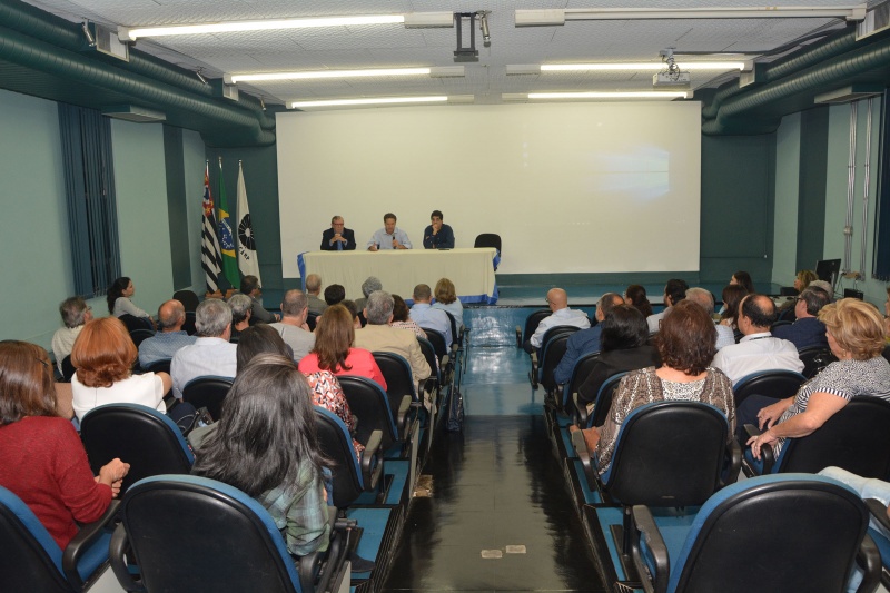 Alunos da XVII Turma de Medicina da FCM comemoram 35 anos de formatura/Foto: Mário Moreira